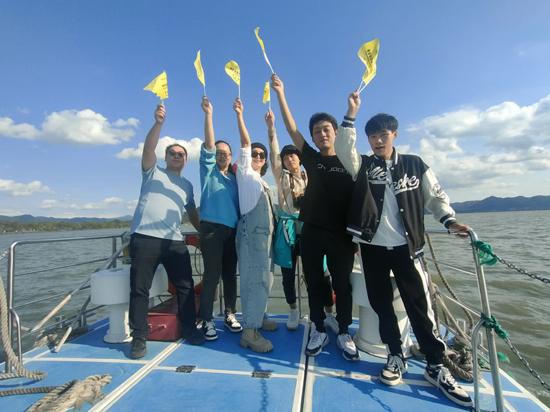 Pembinaan Pasukan di Tasik Dongqian di Ningbo